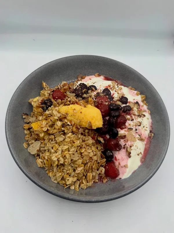 House smoked granola & berries